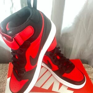 Nike court borough mid 2 Red and Black High-Top Sneakers size 6.5Y New